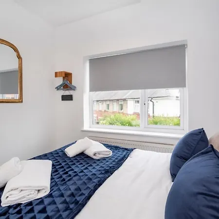 Stylish Hot Tub House With Free Parking! بيت للعطل يورك