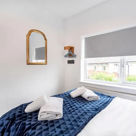 度假居 Stylish Hot Tub House With Free Parking!