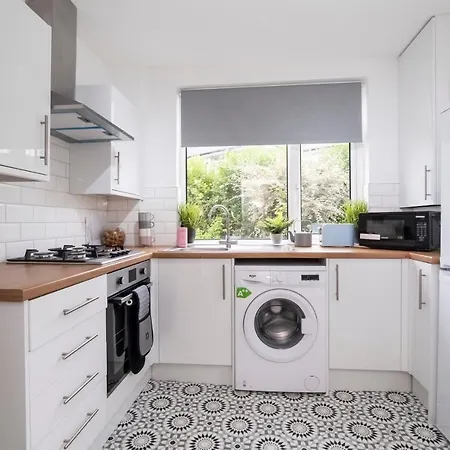 בית נופש Stylish Hot Tub House With Free Parking! *