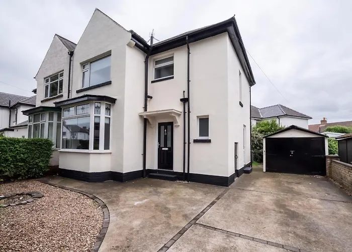 Stylish Hot Tub House With Free Parking! Hébergement de vacances York