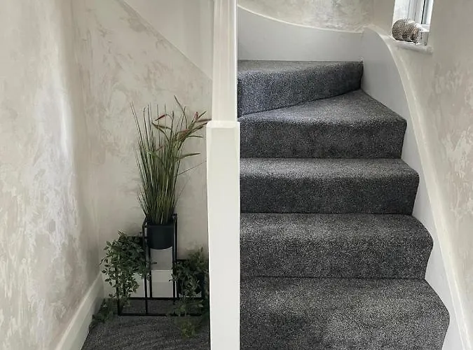 Stylish Hot Tub House With Free Parking! Hébergement de vacances York