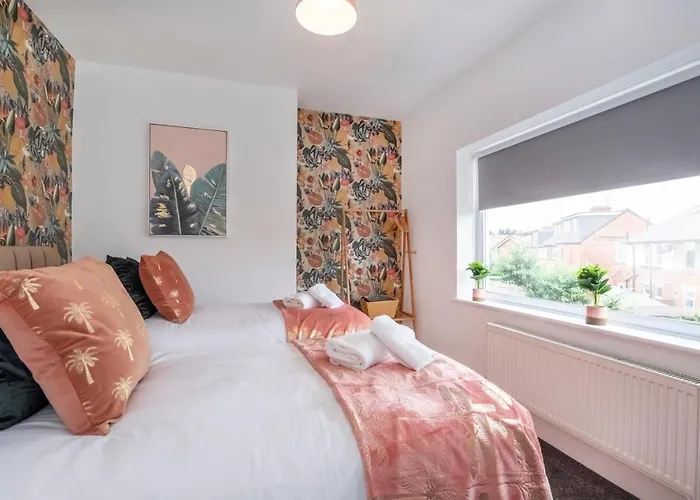 Stylish Hot Tub House With Free Parking! Hébergement de vacances York