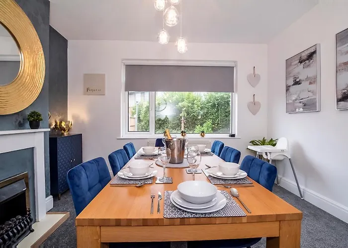 Stylish Hot Tub House With Free Parking! Hébergement de vacances York