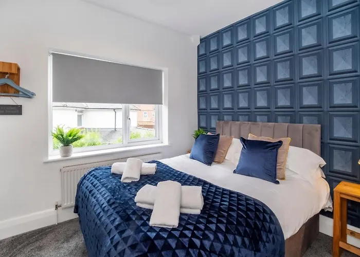 Stylish Hot Tub House With Free Parking! * York