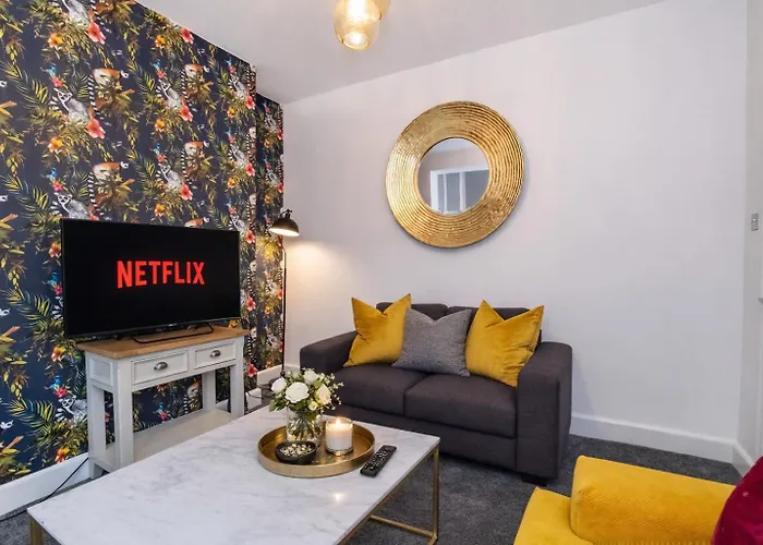 Stylish Hot Tub House With Free Parking! بيت للعطل يورك